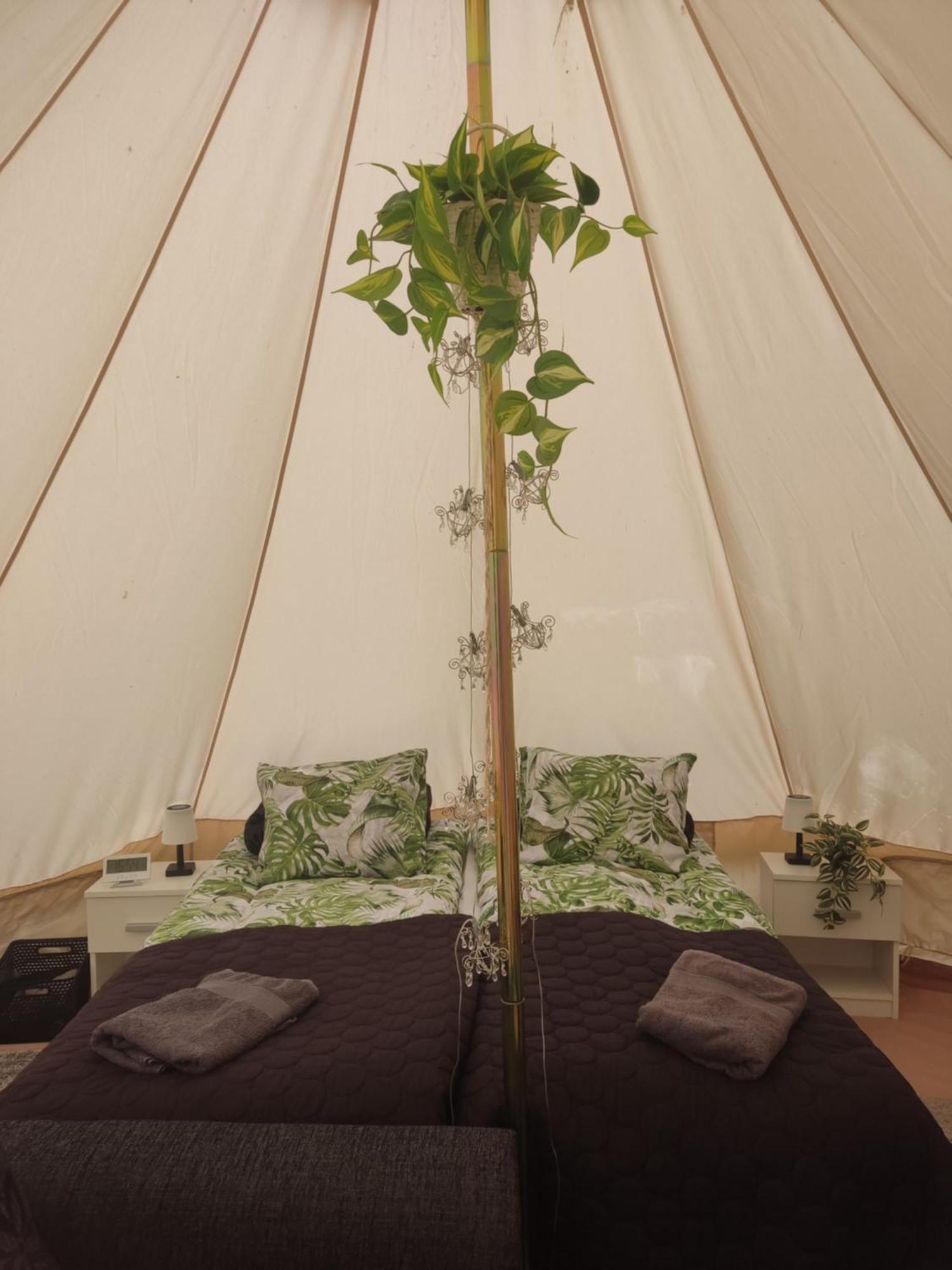Апартаменты Koskentien Kotimajoitus & Luxury Glamping Йямся Экстерьер фото
