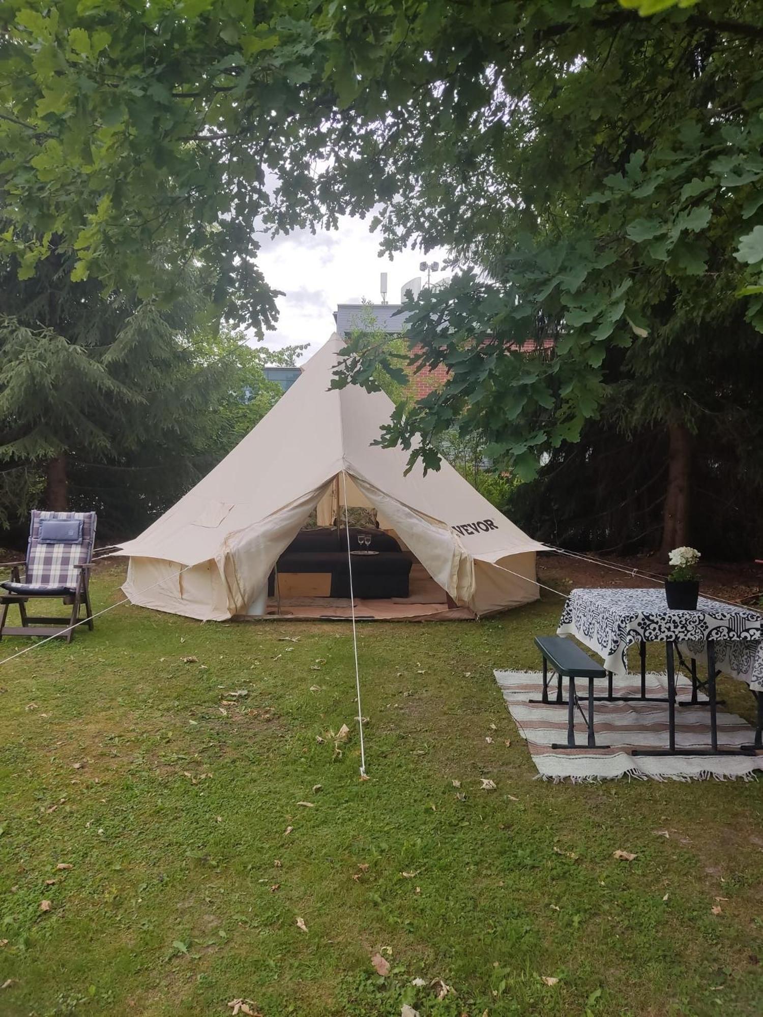 Апартаменты Koskentien Kotimajoitus & Luxury Glamping Йямся Экстерьер фото